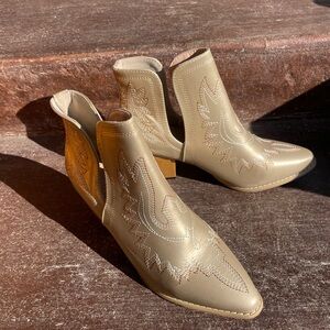 Chic Tan Ankle Booties